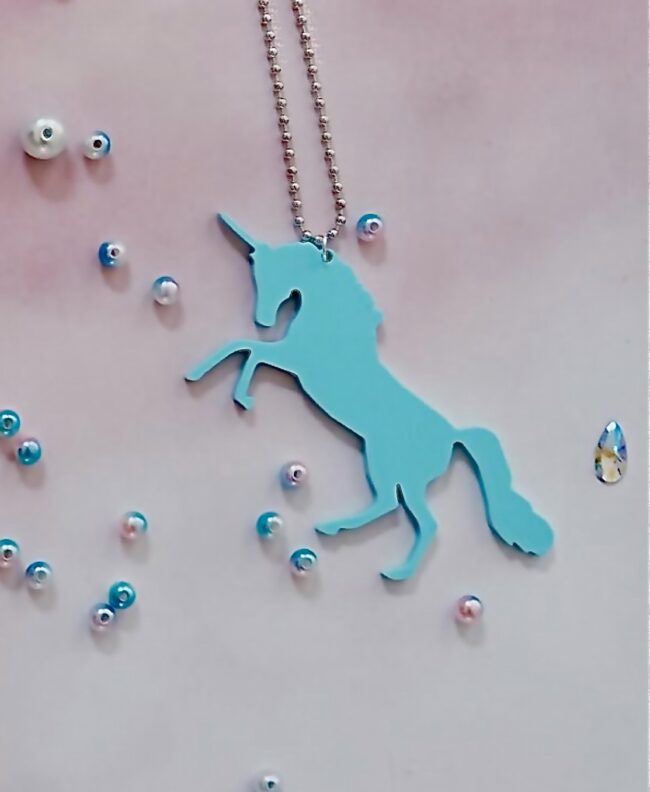 Yaseed Yksisarvinen Minttu Iso Kaulakoru Ihanimmat Eläin Kaulakorut kotimaisesta titiMadam Jewelry verkkokaupasta!