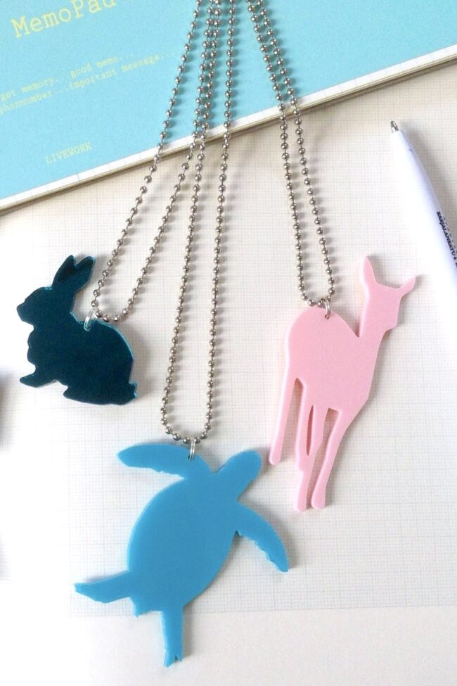 Kaulakorut vaaleanpunainen Bambi, jade Pupu titiMadam Kaulakorut vaaleanpunainen Bambi, jade Pupu titiMadam