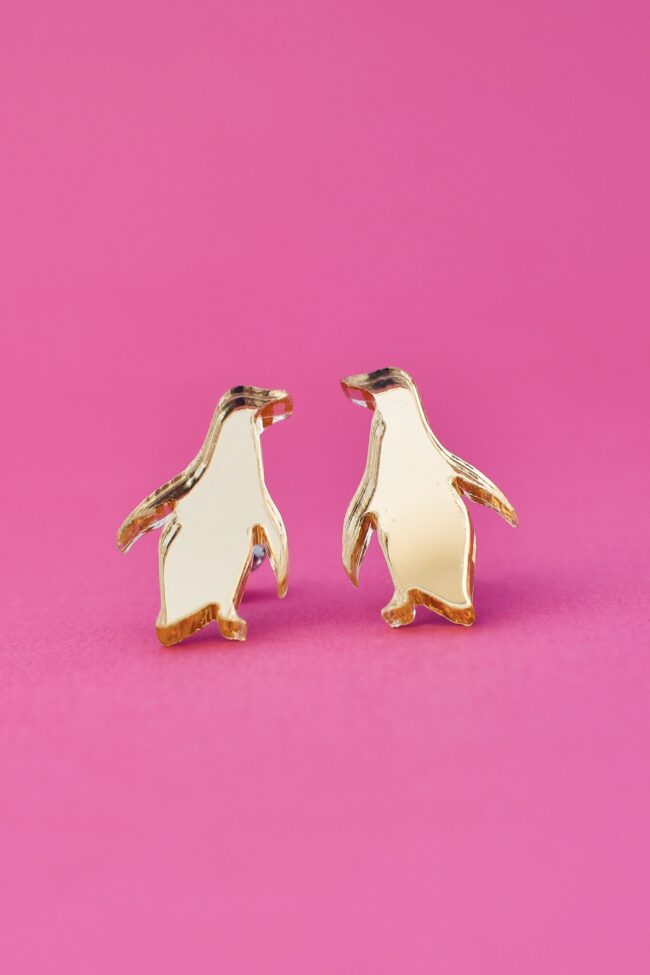 bozan_pingviini_nappikorvakorut_kultapeili bozan_pingviini_nappikorvakorut_kultapeili