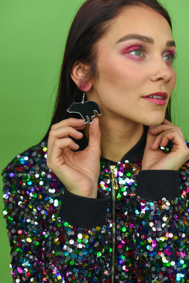 hopeapeili-karhu-korvakorut-malli Brjön Karhu Korvakorut Eläinaiheiset Korut titiMadam Jewelry