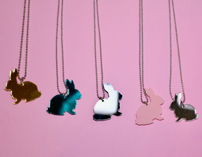 Pupu kaulakoru kulta hopea jade peili vaaleanpunainen titiMadam Pupu kaulakoru kulta hopea jade peili vaaleanpunainen titiMadam