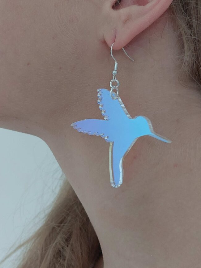 Vilma Kolibri Pienet Eläinkorvakorut Iridescent titiMadam Jewelry Vilma Kolibri Pienet Eläinkorvakorut Iridescent titiMadam Jewelry