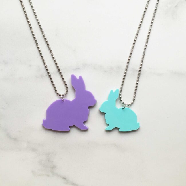 Pauliina BPauliina Bunny pupu kaulakoru on saatavana useissa eri väreissä.unny pendant