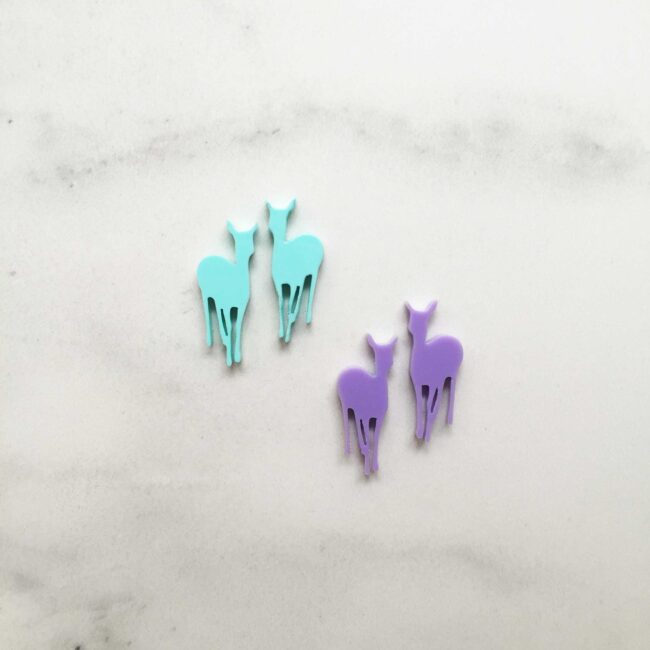 Juan Bambi nappikorvakorut minttu ja laventeli Juan Bambi nappikorvakorut eri väreissä.