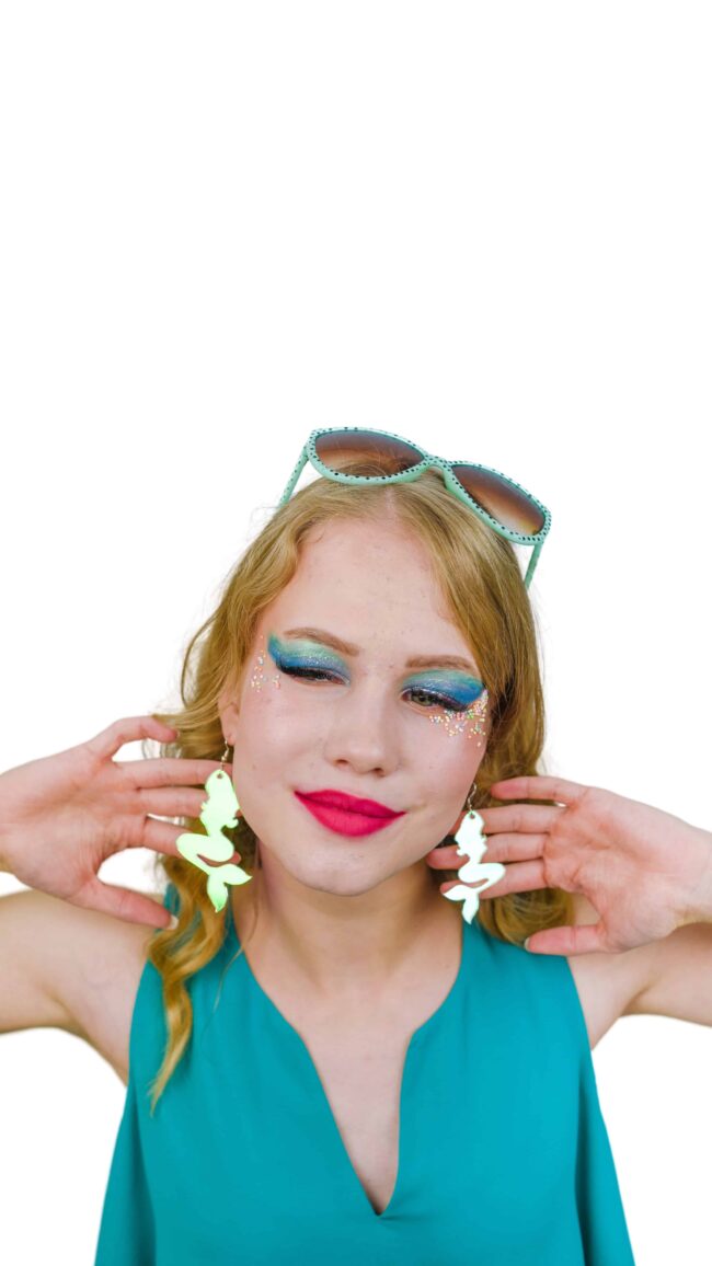 Pienet Merenneito korvakorut iridescent titiMadam Jewelry Pienet Merenneito korvakorut iridescent titiMadam Jewelry