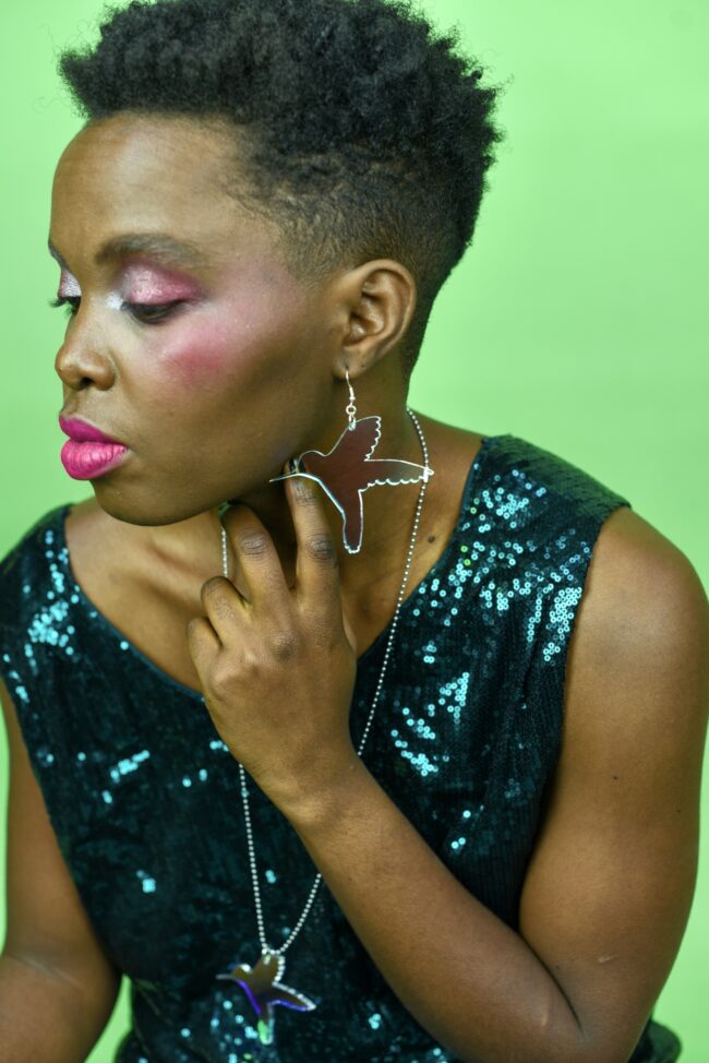 Vilma Kolibri isot Eläin Korvakorut Ja Kaulakoru Vilma Kolibri Eläin Kaulakoru Iridescent Iso Palloketju