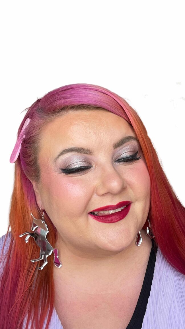 yaseed-yksisarvinen-hopea-peili-isot-korvakorut-malli yaseed-yksisarvinen-hopea-peili-isot-korvakorut-malli