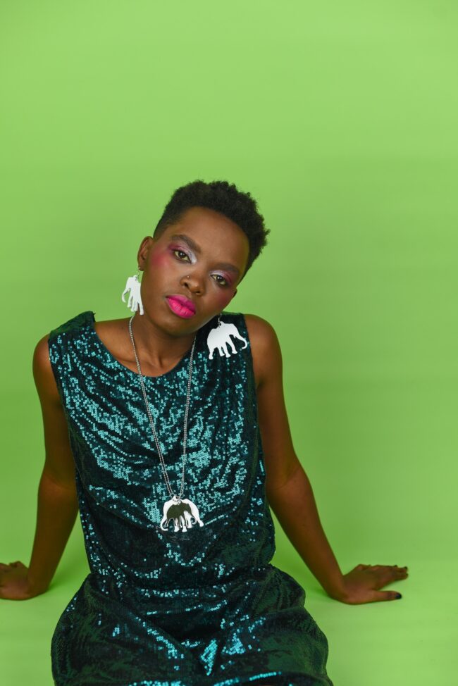 Anton Norsu Korvakorut Iso valkoinen titiMadam Jewelry Anton Norsu Korvakorut Iso valkoinen titiMadam Jewelry