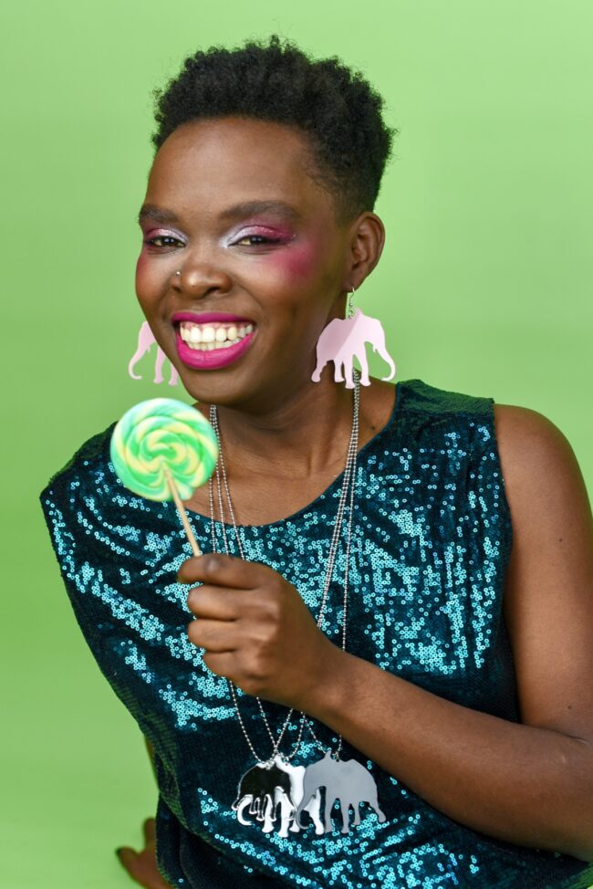 titiMadam Jewelry Anton Norsu Isot vaaleanpunaiset korvakorut ja kaulakoru titiMadam Jewelry Anton Norsu Isot vaaleanpunaiset korvakorut ja kaulakoru