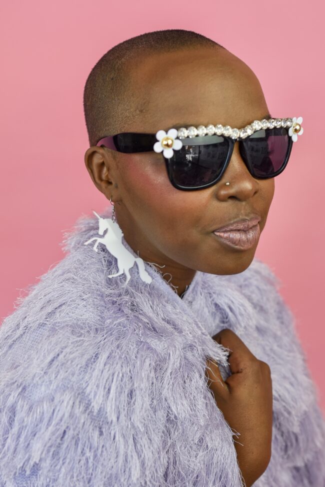 yaseed.yksisarvinen.iso.valkoinen.koukulla.malli Yaseed Yksisarvinen Isot Korvakorut titiMadam Jewelry