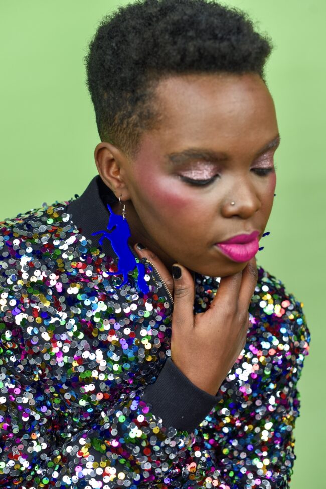 yaseed.yksisarvinen.sininen.peili.mallli2 yaseed.yksisarvinen.sininen.peili.mallli2