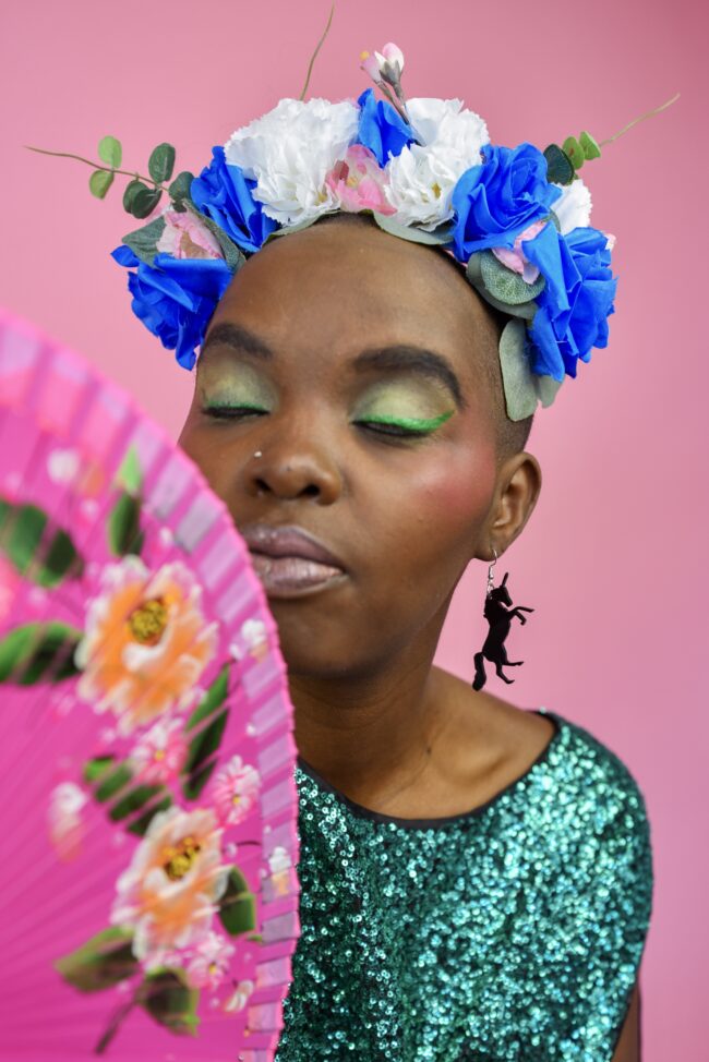 yaseed.yksisarvinen.pienet.korvakorut.musta.malli.2 Yaseed Yksisarvinen Pieni Musta Korvakorut