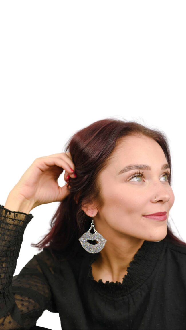 glitter-huulet-hopea-malli glitter-huulet-hopea titiMadam