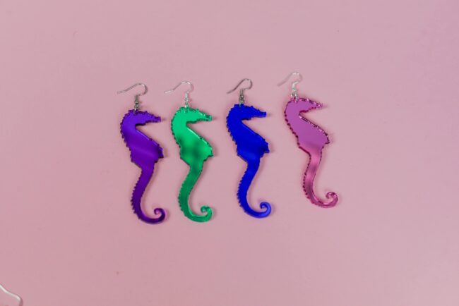 merihevonen-iso-väri-peili Sara Merihevonen Isot Eläin Korvakorut titiMadam Jewelry