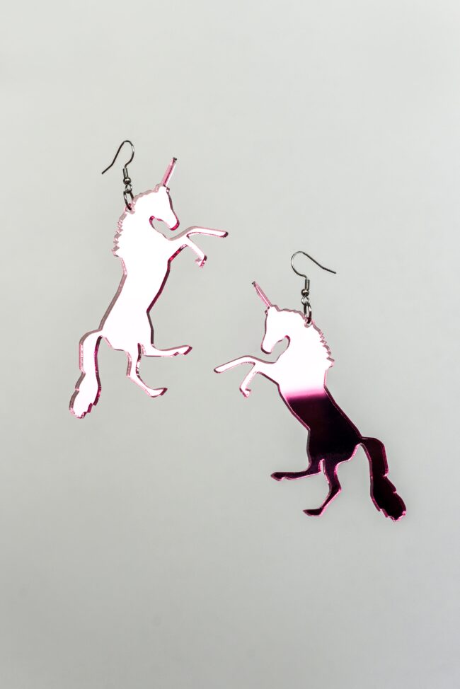 yksisarvinen-pinkki-iso-ppeili Yaseed Yksisarvinen Pinkit Korvakorut titiMadam Jewelry