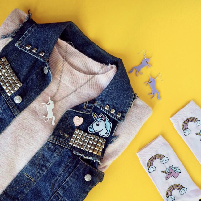 Yaseed Yksisarvinen pieni kaulakoru ja korvakorut titiMadam Jewelry verkkokaupasta Yaseed Yksisarvinen pieni kaulakoru ja korvakorut titiMadam Jewelry verkkokaupasta