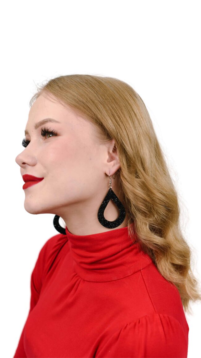 pisara-roikkuva-musta-malli pisara-roikkuva-musta-malli