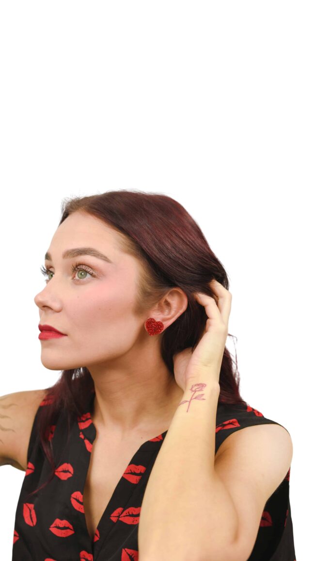 Glitter-sydännappi-korvakoru-punainen-malli Sydän Nappikorvakorut Saatavana Useassa Värissä titiMadam Jewelry Verkkokaupasta!