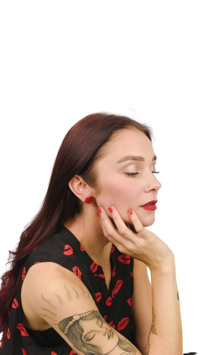 glitter-huulet-nappikorvakorut-punainen-malli Pienet Glitter Huulet Nappikorvakorut titiMadam Jewelry verkkokaupasta!