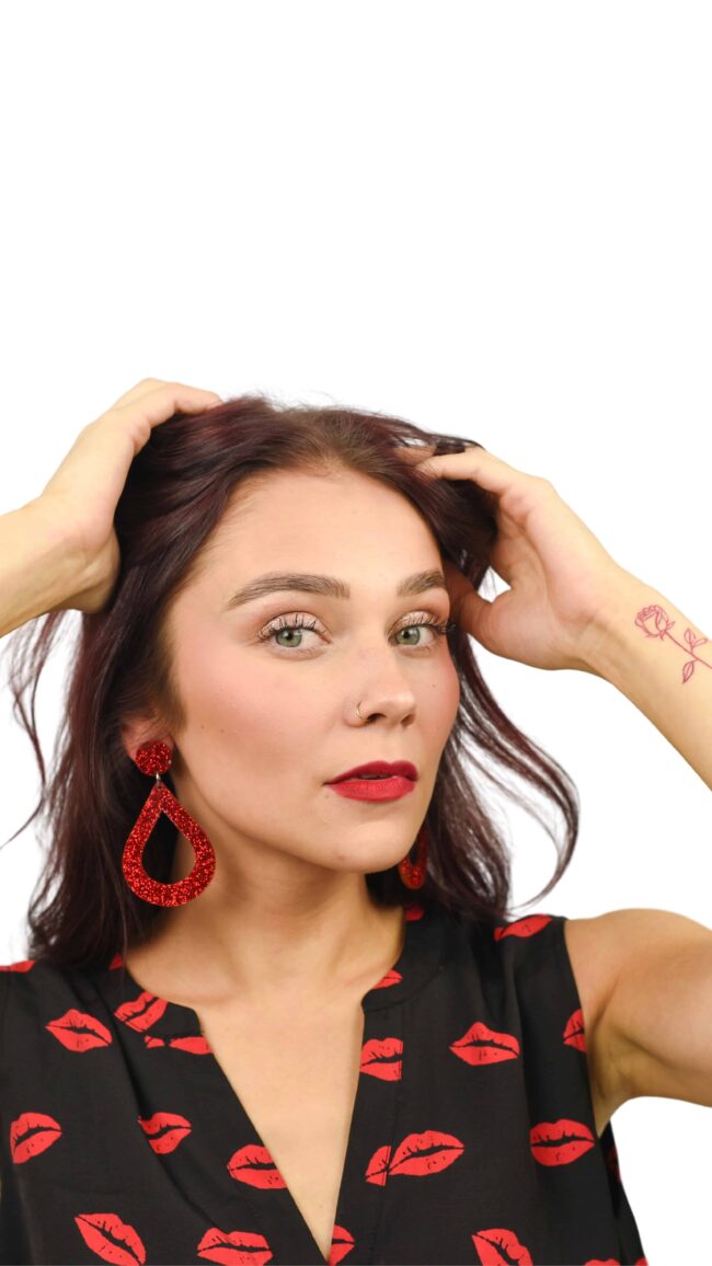 Glitter pirsara isot korvakorut tapilla punainen titiMadam Glitter pirsara isot korvakorut tapilla punainen titiMadam