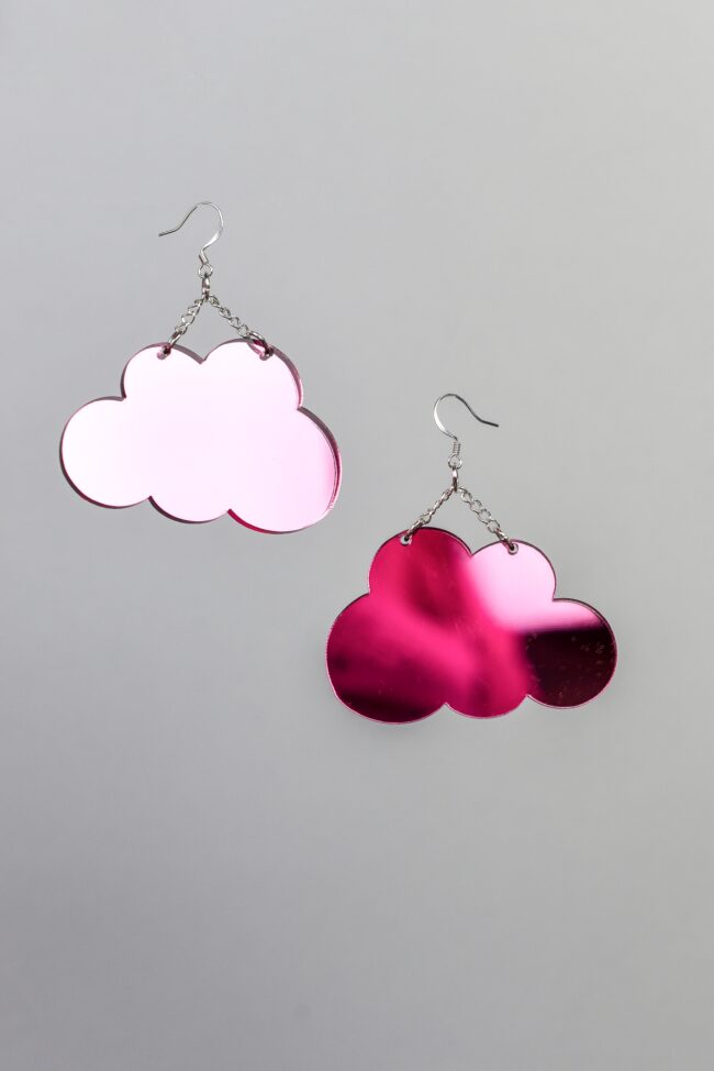 Pilvi korvakorut pinkki peili sävyssä titiMadam Jewelry verkkoakaupasta! Pilvi korvakorut pinkki peili sävyssä titiMadam Jewelry verkkoakaupasta!