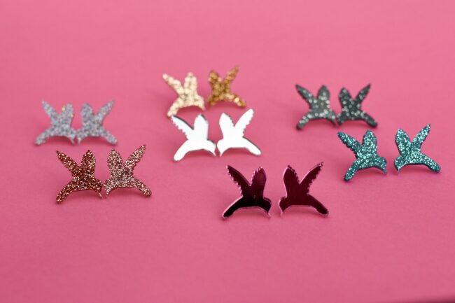 Kolibri Pienet Eläin Nappikorvakorut Glittervärit Kolibri Pienet Söpöt Eläin Nappikorvakorut Glitter Korut Peilikorut