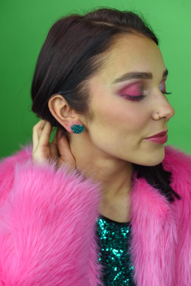 glitter-huulet-nappikorvis-jade-malli glitter-huulet-nappikorvis-jade-malli