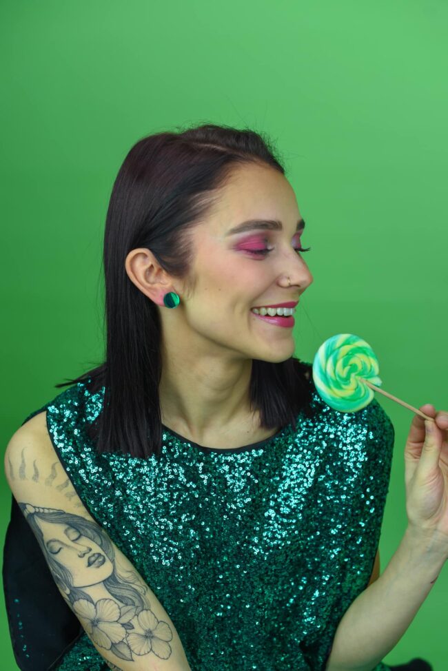 pyöreä-peilinappikorvakoru-vihreä-pieni-malli pyöreä-peilinappikorvakoru-vihreä-pieni-malli