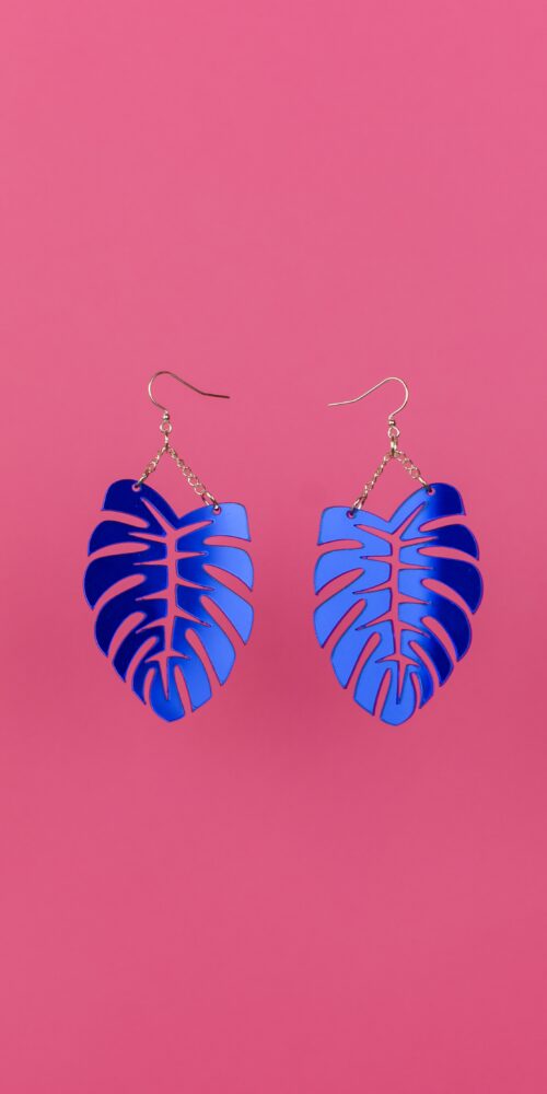 Isot Monstera korvakorut sininen peili sävyssä titiMadam Jewelry Isot Monstera korvakorut sininen peili sävyssä titiMadam Jewelry