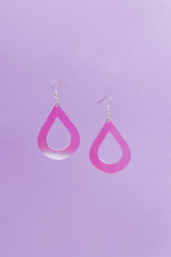 Pisara iso hologram iridescent kaulakoru titiMadam Jewelry Pisara iso hologram iridescent kaulakoru titiMadam Jewelry