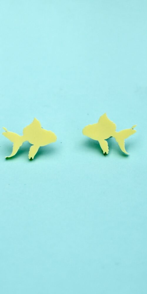 Pienet Kultakala nappikorvakorut vaaleankeltainen titiMadam Jewelry