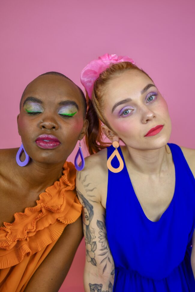 pisara-korvakorut-koukku-tappi-laventeli-purkkapinkki pisara-korvakorut-koukku-tappi-laventeli-purkkapinkki