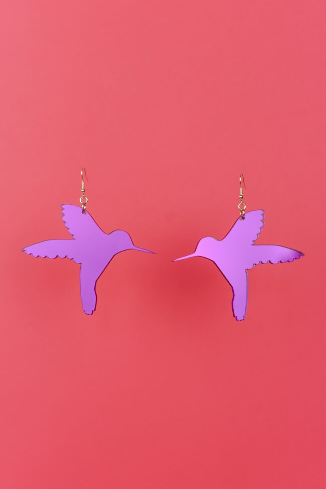 vilma-kolibri-isot-korvakorut-liila-peili vilma-kolibri-isot-korvakorut-liila-peili