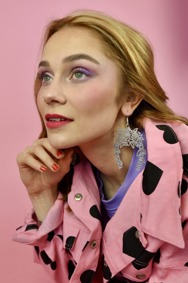 Isot Glitter Statement Onnenkenkä korvakorut titiMadam Isot Glitter Statement Onnenkenkä korvakorut titiMadam