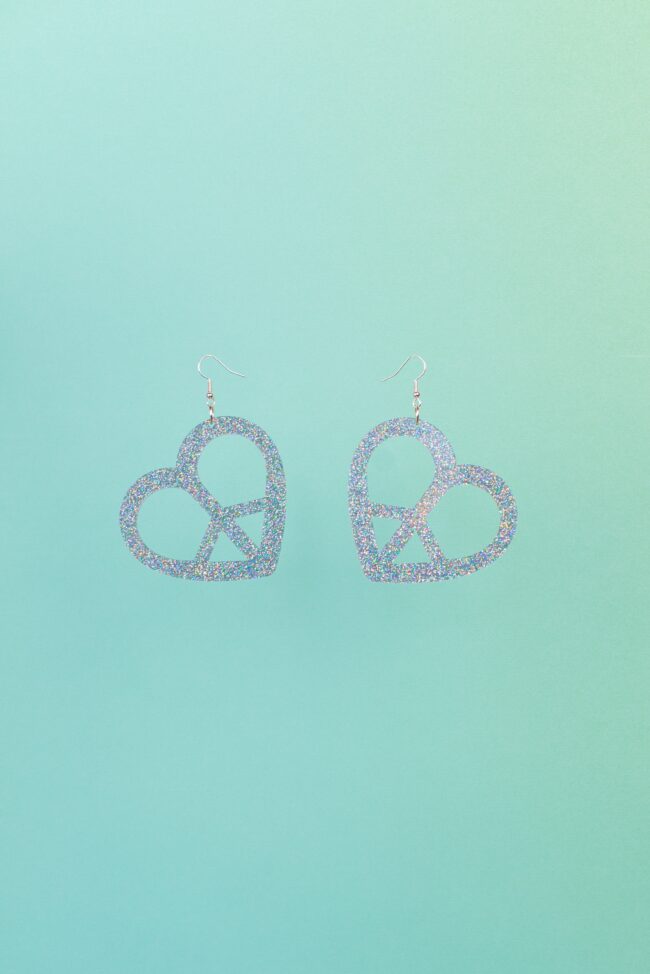 Peace Isot glitter statement korvakorut hopea titiMadam Peace Isot glitter statement korvakorut hopea titiMadam