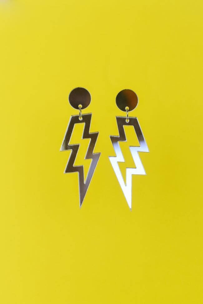 Salama korvakorut hopea peili sävyssä titiMadam Jewelry Salama korvakorut hopea peili sävyssä titiMadam Jewelry