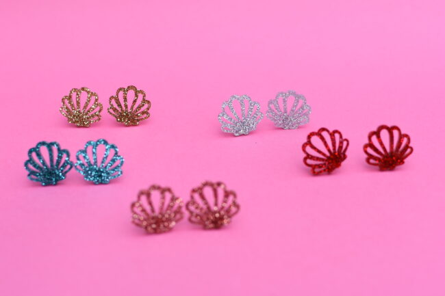 Simpukka Pienet Glitter Nappikorvakorut titiMadam Jewelry Simpukka Pienet Glitter Nappikorvakorut titiMadam Jewelry