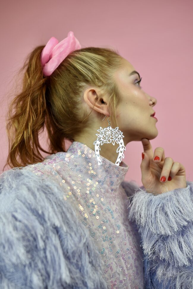 Isot Statement Onnenkenkä korvakorut hopea peili titiMadam Isot Statement Onnenkenkä korvakorut hopea peili titiMadam