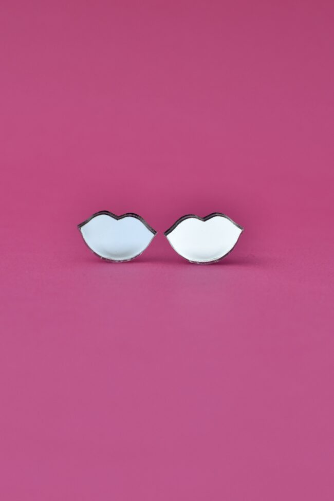 huulet.nappikorvakorut.hopeapeili Pienet Huulet Nappikorvikset titimadam Jewelry