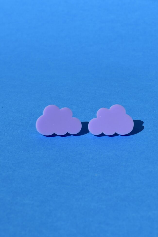 Pienet Pilvi Nappikorvakorut laventeli titiMadam Jewelry Pienet Pilvi Nappikorvakorut laventeli titiMadam Jewelry