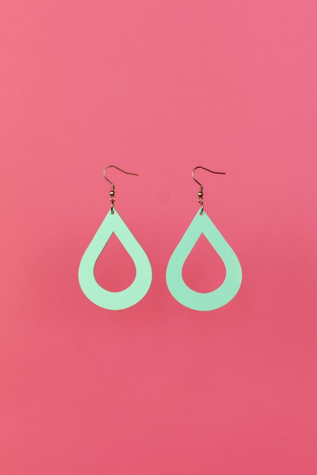 pisara-korvakorut-koukku-minttu-pastelli pisara-korvakorut-koukku-minttu-pastelli titiMadam