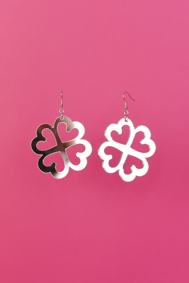 Onnenapila korvakorut hoepa peii sävyssä titiMadam Jewelry