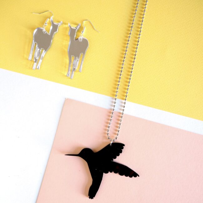 Bambi korvakorut ja Kolibri kaulakoru titiMadam Jewelry Bambi korvakorut ja Kolibri kaulakoru titiMadam Jewelry