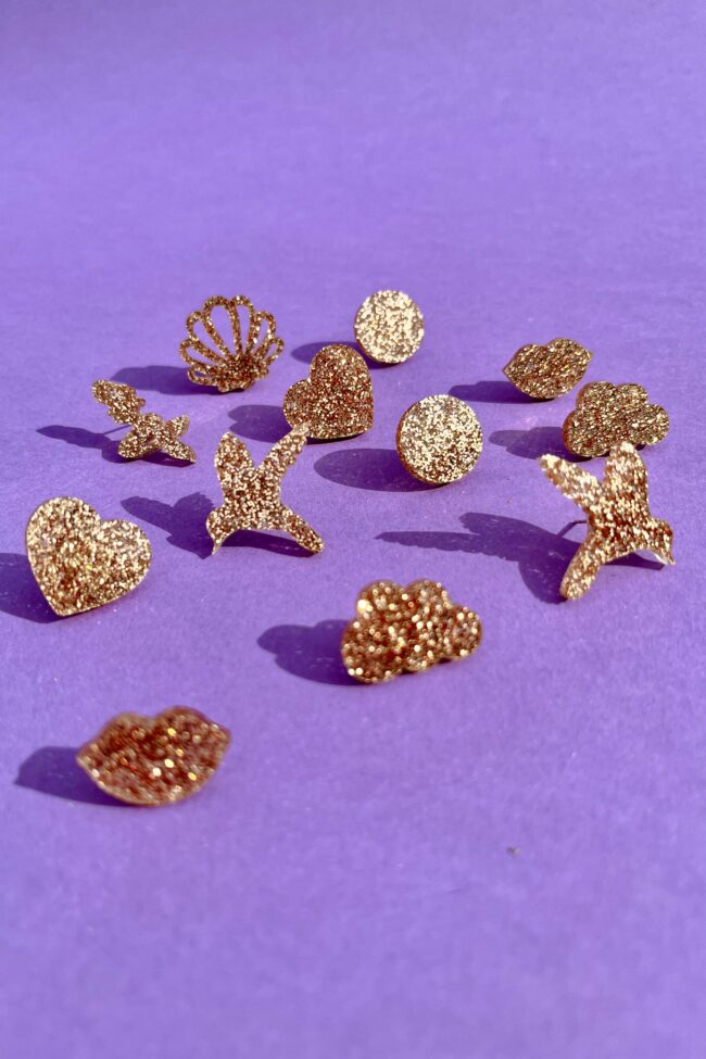 Ihanat Pienet kulta Glitter Nappikorvakorut titiMadam Jewelry verkkokaupasta! Ihanat Pienet Glitter Nappikorvakorut titiMadam Jewelry verkkokaupasta!