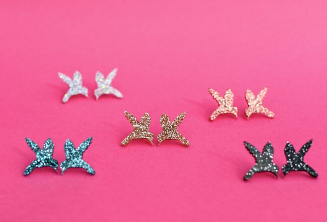 Kolibri Pienet Eläin Nappikorvakorut Glitter Värit Kolibri Pienet Eläin Nappikorvakorut Kimmeltävät Glitter Värit