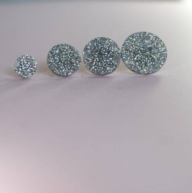 Pyöreät Pienet Glitter Nappikorvakorut Hopea titiMadam Jewelry Pyöreät Pienet Glitter Nappikorvakorut Hopea titiMadam Jewelry