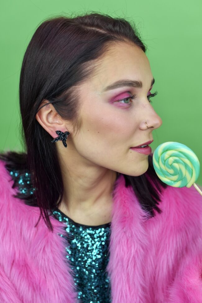 Vilma Kolibri Pienet Eläin Nappikorvakorut - Musta Glitter Vilma Kolibri Pienet Eläin Nappikorvakorut - Musta Glitter