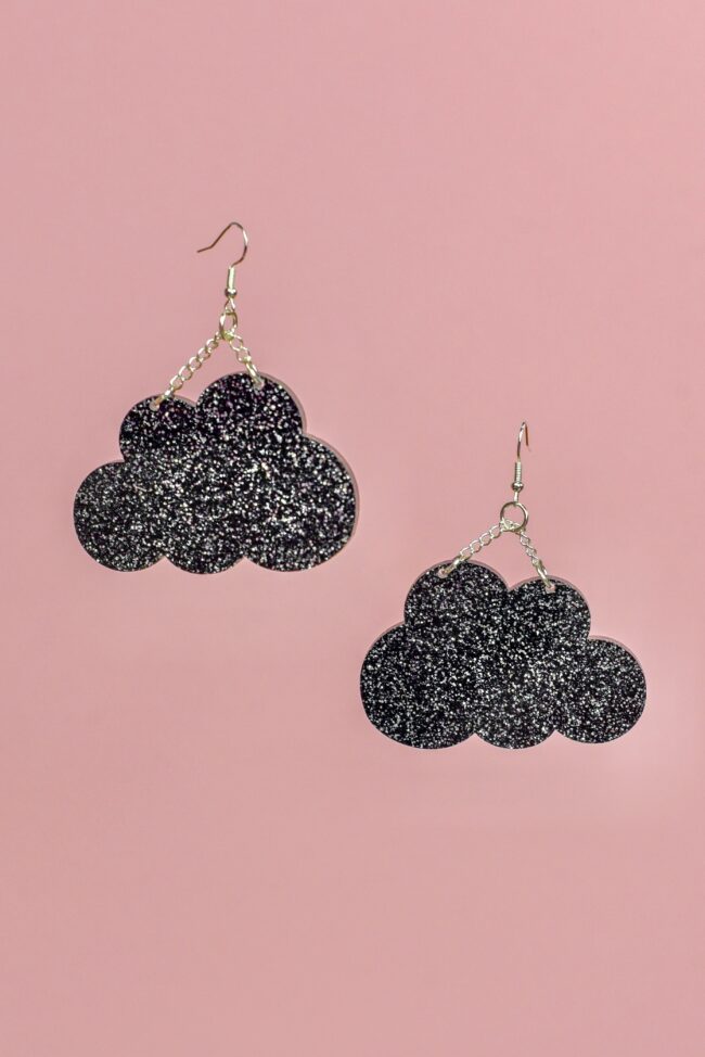 Isot mustat Pilvi glitterkorvakorut titiMadam Jewelry Isot mustat Pilvi glitterkorvakorut titiMadam Jewelry