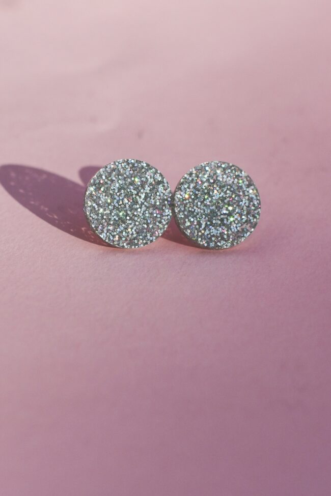 Pyöreät Nappikorvakorut Isot Hopea Glitter titiMadam Jewelry Pyöreät Nappikorvakorut Isot Hopea Glitter titiMadam Jewelry