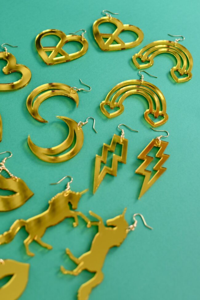 Upeat Isot Uniikit Korvakorut titiMadam Jewelry verkkokaupasta! Isot Kuu Korvakorut Keltainen Kuu titiMadam Jewelry